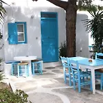 Aphrodite Garden Rooms & Apartments